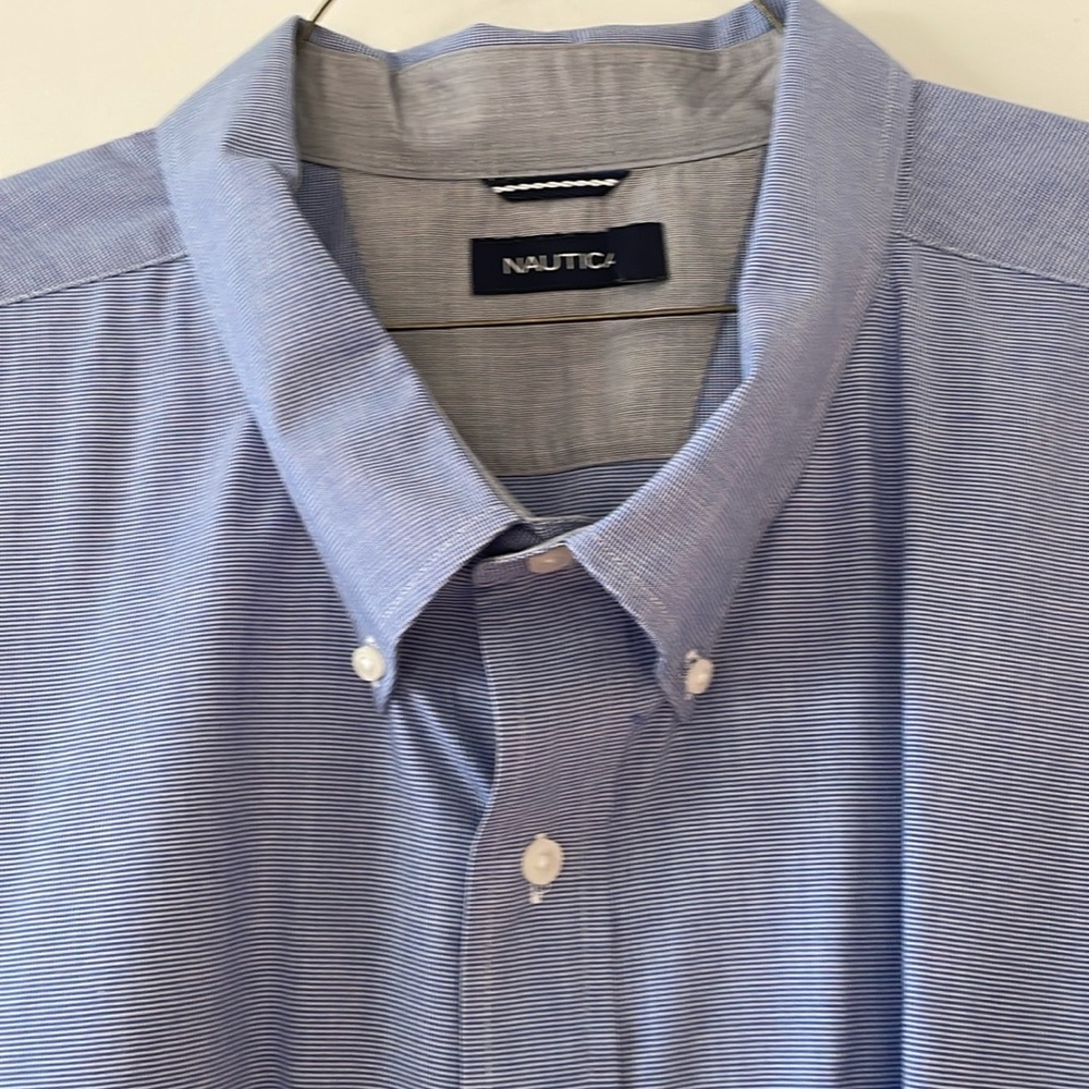 Gorgeous perfect condition Nautica button down